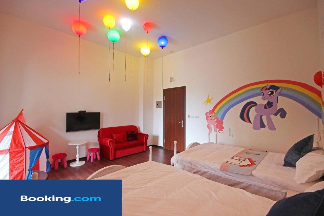 Moly Homestay Джиаоси Екстериор снимка